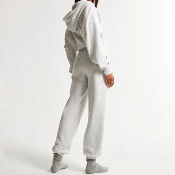 Abercrombie & Fitch Heather Light Gray Hooded Zip-Front Jumpsuit - Picture 5 of 9